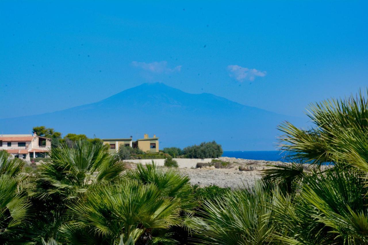 Villa La Casa In Riva Al Mare Augusta Exterior foto